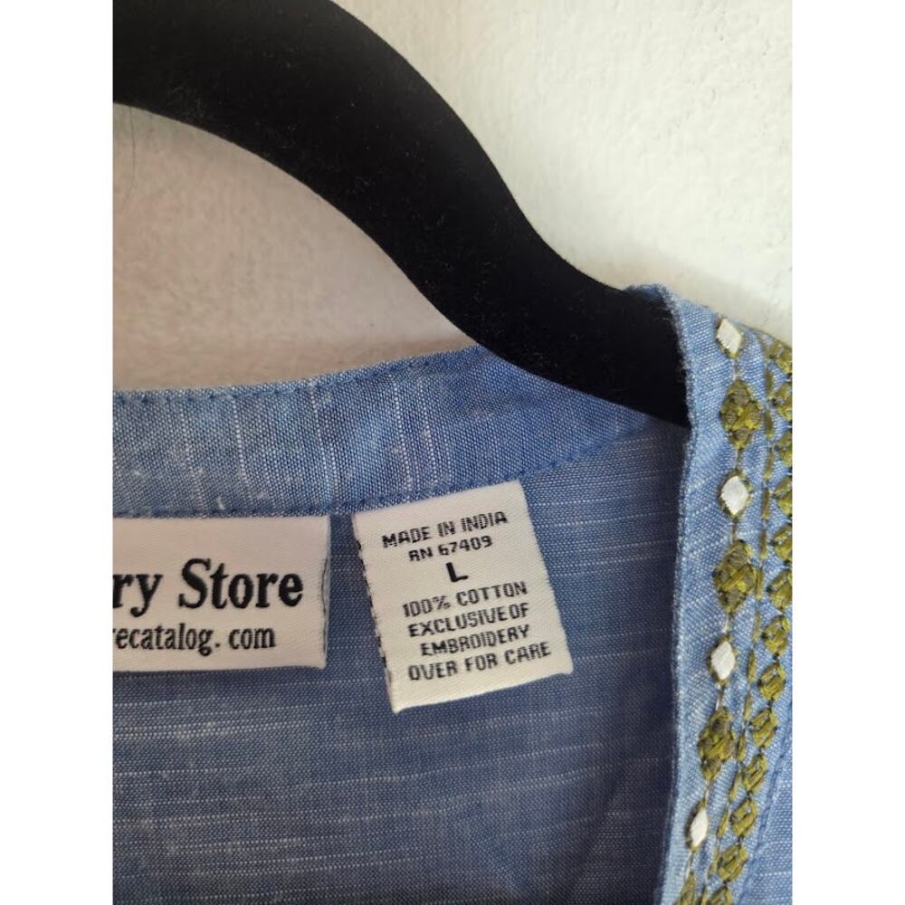 Country Store Blue w/Floral Embroidery Cotton Butto  Down Blouse size Large - Picture 4 of 6